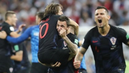  弗赖堡主帅创造队史最佳开局  