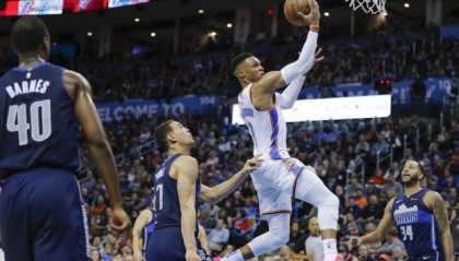  班凯罗首秀惊艳全场，魔术不敌活塞暴露防守短板