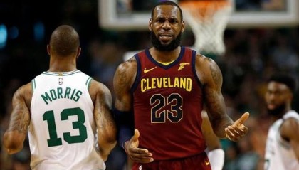  米切尔45分骑士横扫步行者  